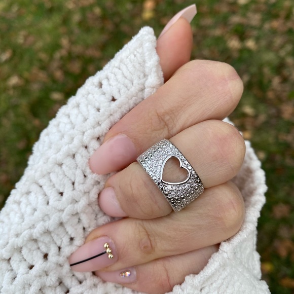 New 925 Sterling Silver ❤️ Heart Ring - Picture 5 of 6